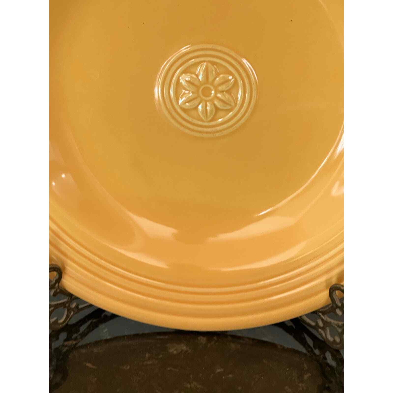 Oneida Petals Marigold Yellow Flower Dinner Plate 10-3/4” Discontinued - Thumbnail 8