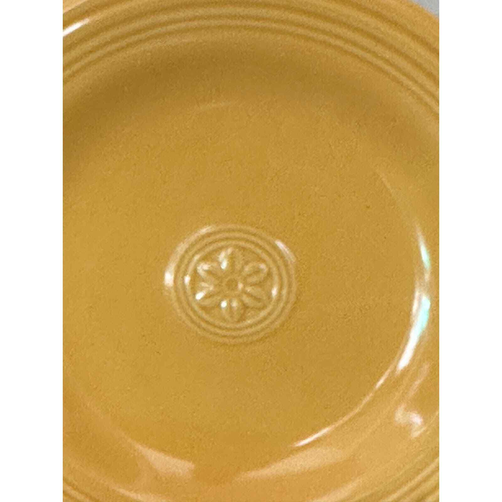 Oneida Petals Marigold Yellow Flower Dinner Plate 10-3/4” Discontinued - Thumbnail 4