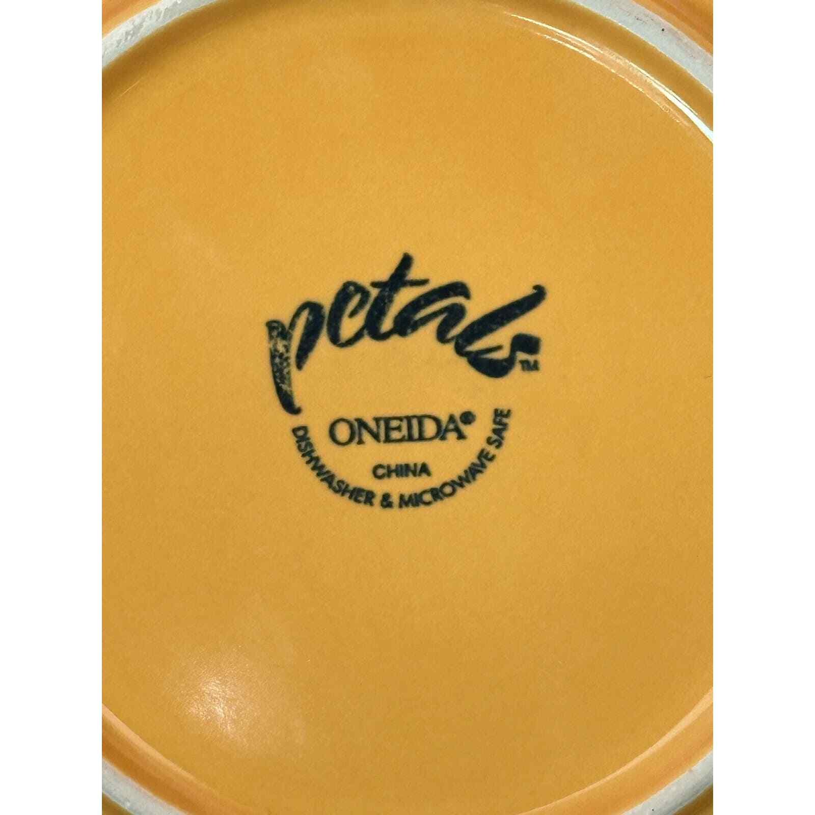 Oneida Petals Marigold Yellow Flower Salad/Dessert Plate-8" Discontinued - Thumbnail 8