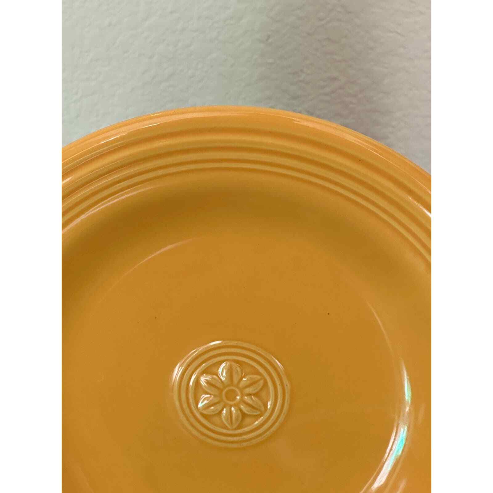 Oneida Petals Marigold Yellow Flower Dinner Plate 10-3/4” Discontinued - Thumbnail 6