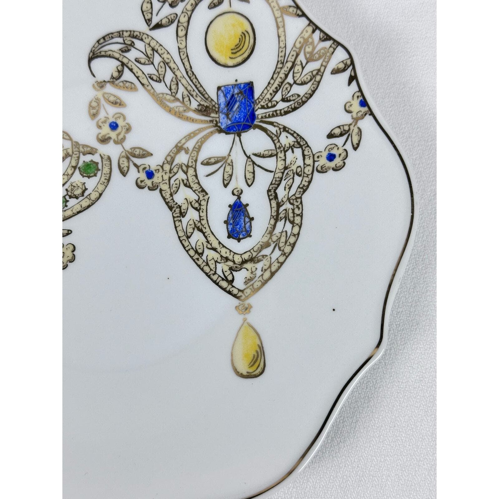 R0SANNA LES BIJOAX 8” Luncheon Desert Plate Jewelry Design Excellent Condition - Thumbnail 4