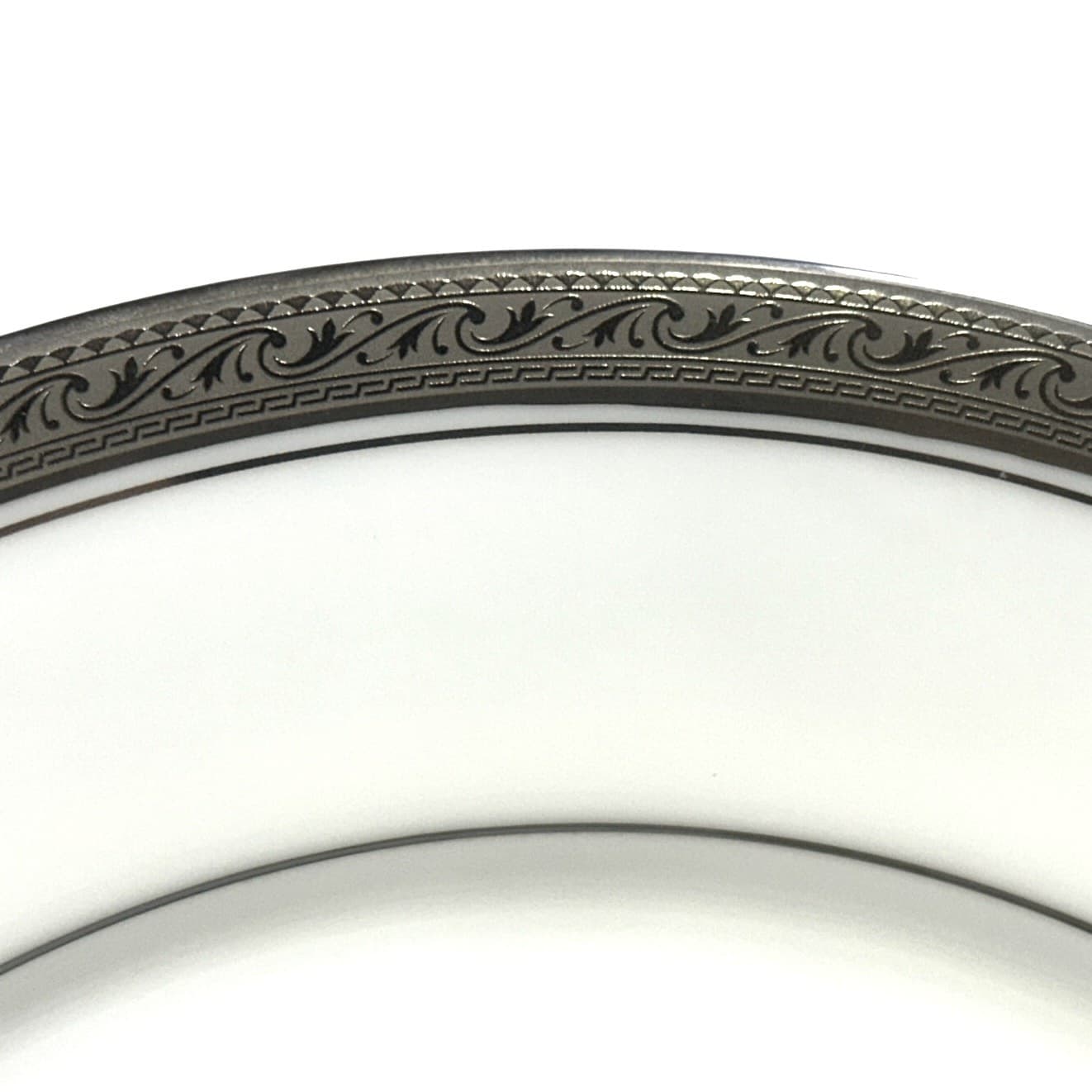 Noritake Legendary Crestwood Platinum 4166 Fine China 5-Piece Place Setting - Thumbnail 6