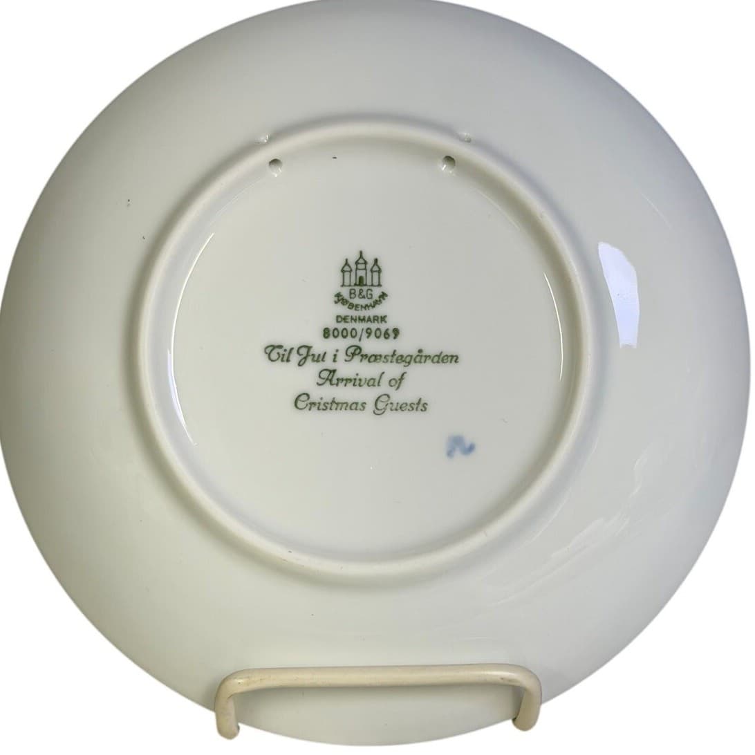 Bing & Grondahl Denmark 1969 Christmas Plate-'Arrival of Christmas Guests' - Thumbnail 2