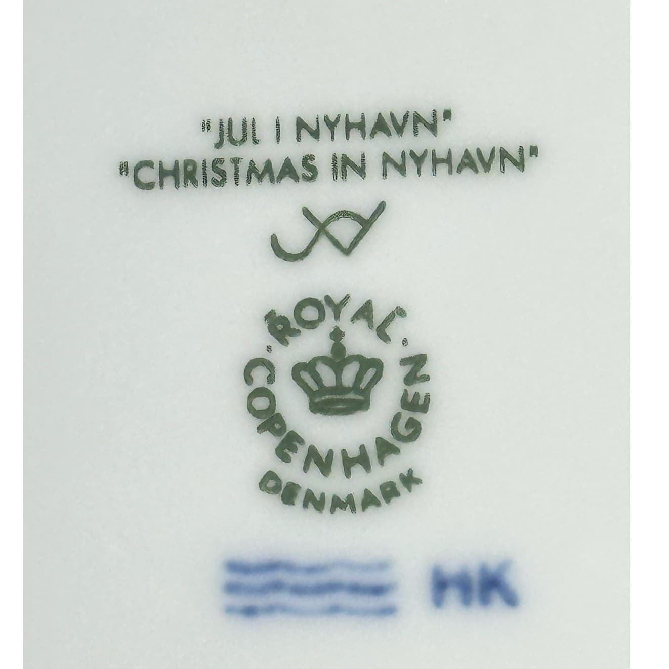 Royal Copenhagen Denmark 2007 Annual Christmas Plate 'Christmas in Nyhavn' - Thumbnail 3