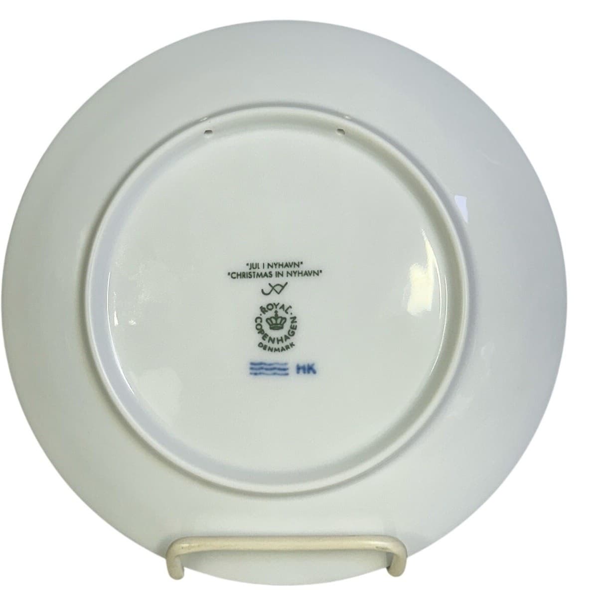 Royal Copenhagen Denmark 2007 Annual Christmas Plate 'Christmas in Nyhavn' - Thumbnail 2