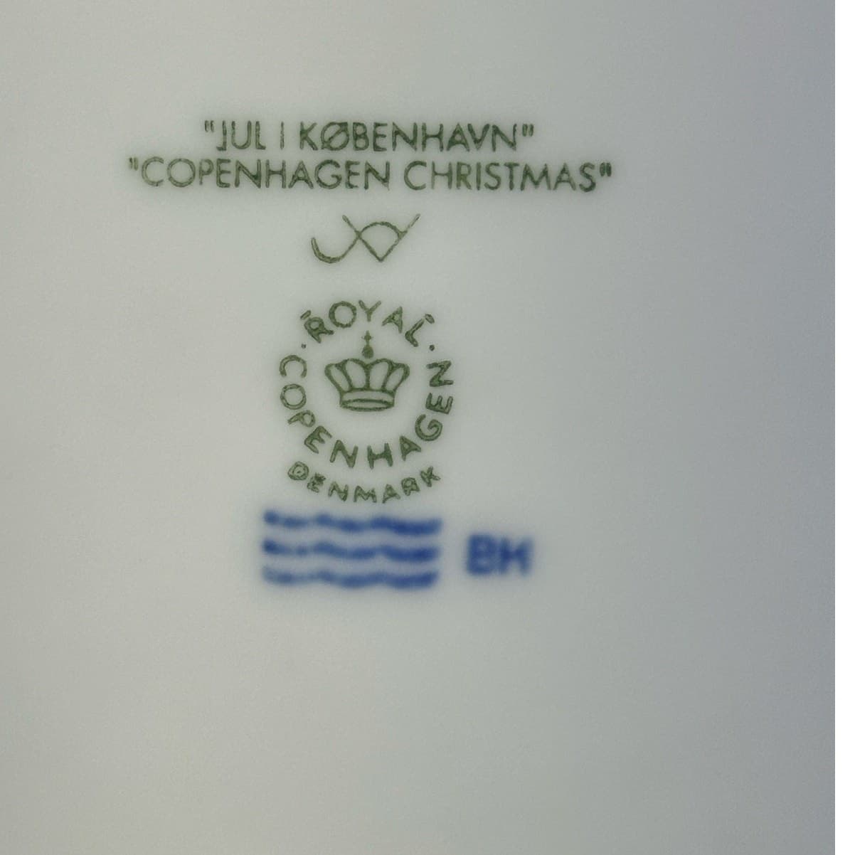 Royal Copenhagen Denmark 2008 Annual Christmas Plate 'Copenhagen Christmas' - Thumbnail 3