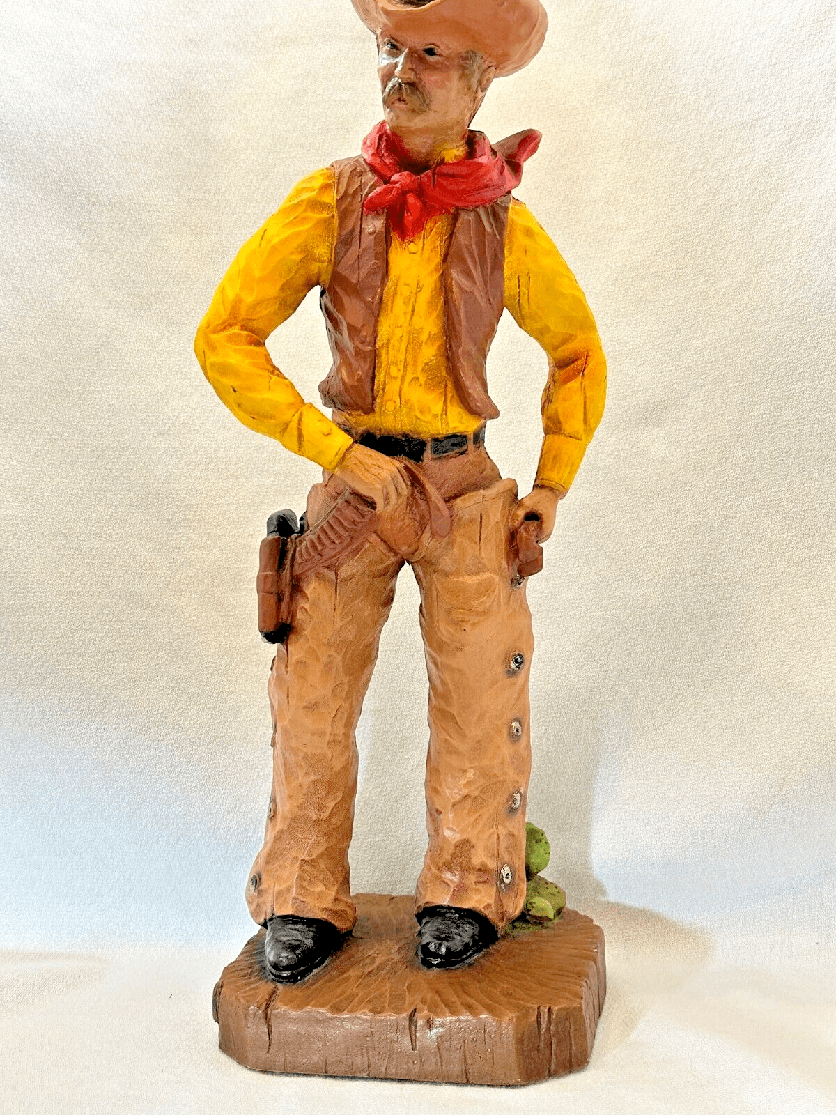 Universal Statuary Company Chicago 1976 Cowboy Figure signed Y. Kendrick 16.5" - Thumbnail 3