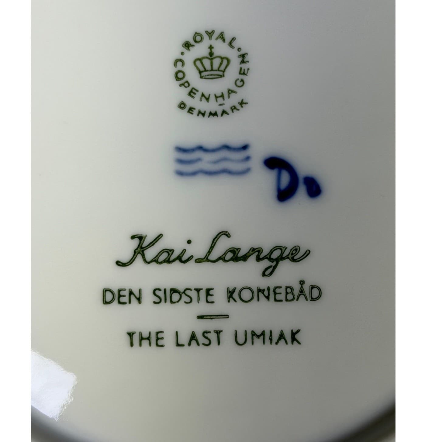 Royal Copenhagen Denmark 1968 Annual Christmas Plate 'The Last Umiak' - Thumbnail 3