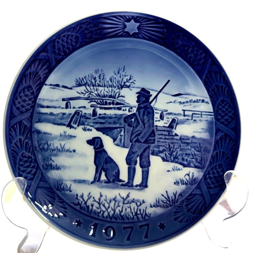 Royal Copenhagen Denmark 1977 Annual Christmas Plate 'Immervad Bridge'