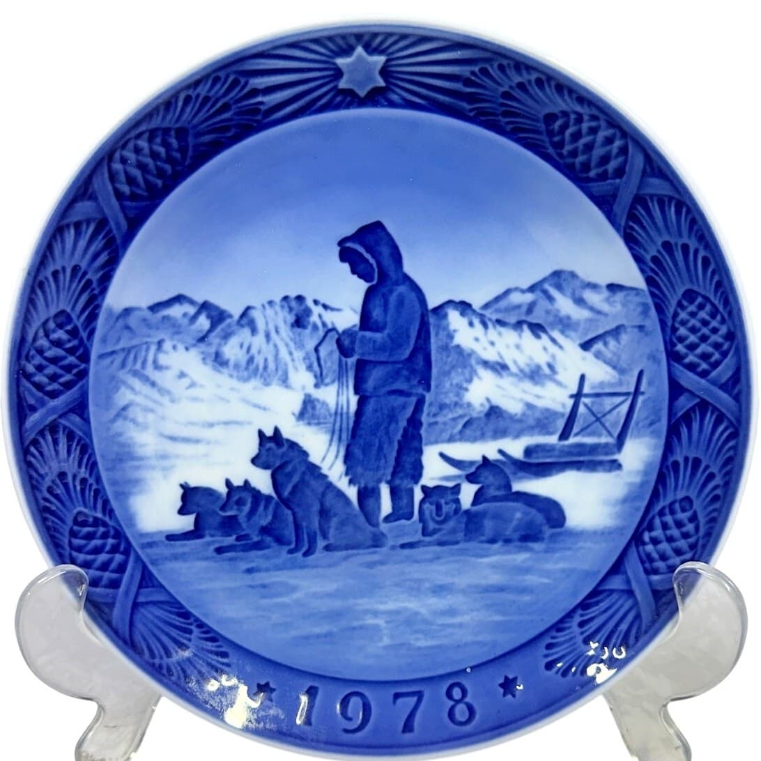 Royal Copenhagen Denmark 1978 Annual Christmas Plate 'Greenland Scenery'