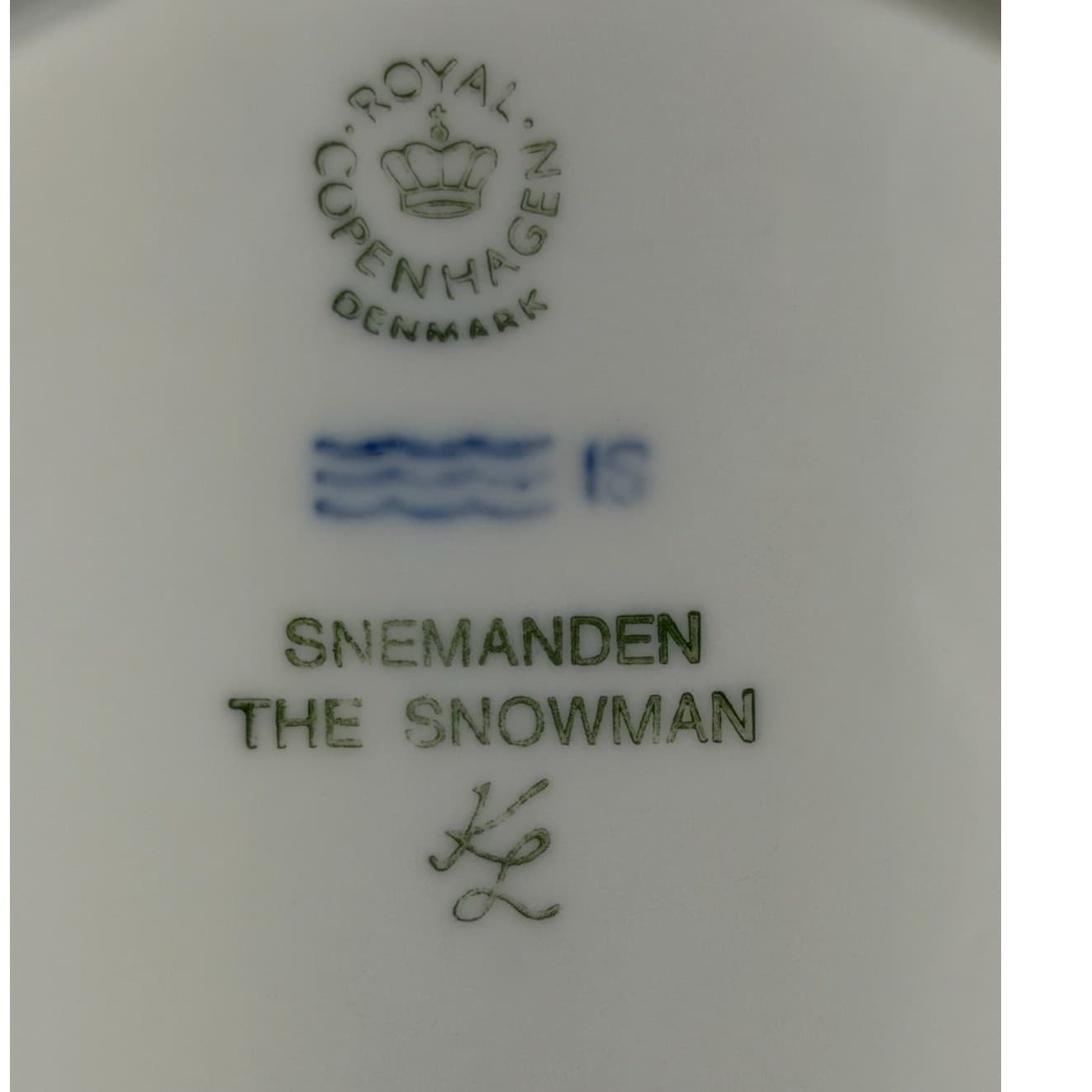 Royal Copenhagen Denmark 1985 Annual Christmas Plate 'The Snowman' - Thumbnail 3