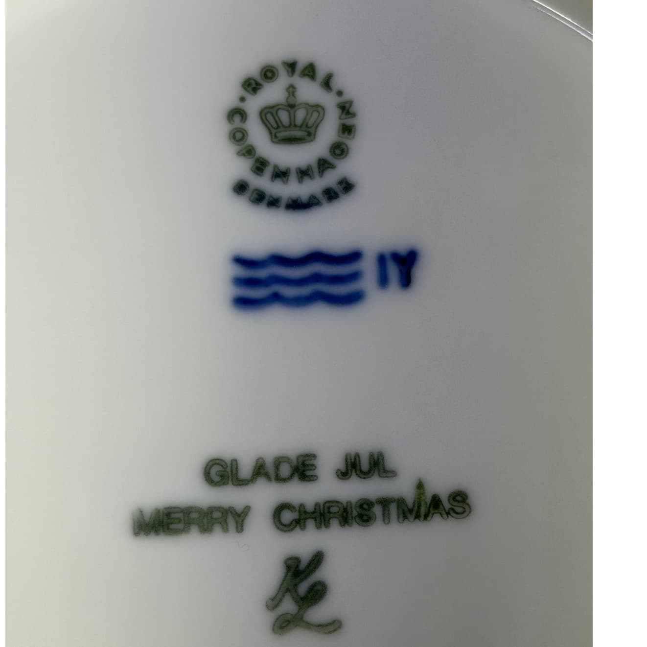 Royal Copenhagen Denmark 1983 Annual Christmas Plate 'Merry Christmas' - Thumbnail 3