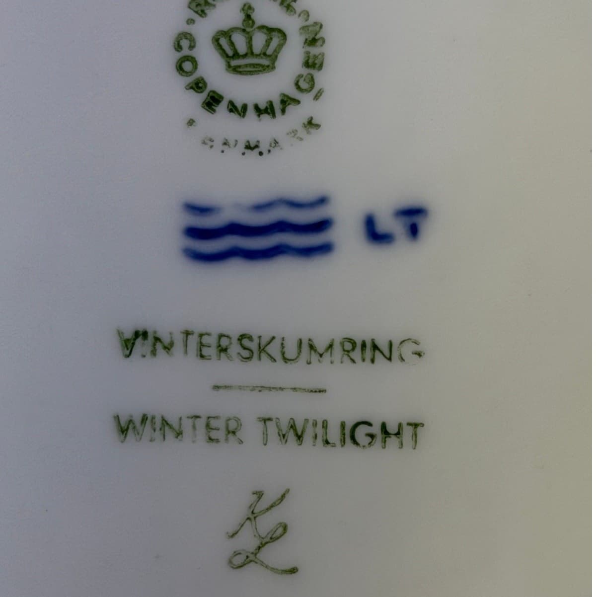 Royal Copenhagen Denmark 1974 Annual Christmas Plate 'Winter Twylight' - Thumbnail 3