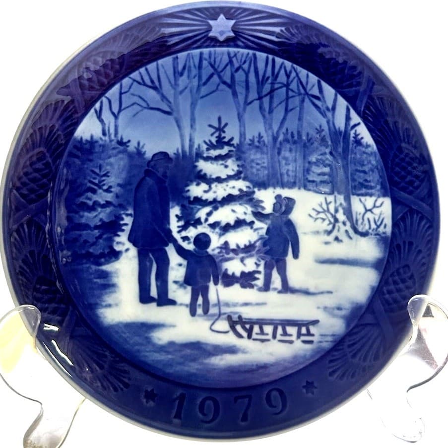 Royal Copenhagen Denmark 1979 Annual Christmas Plate-Choosing the Christmas Tree