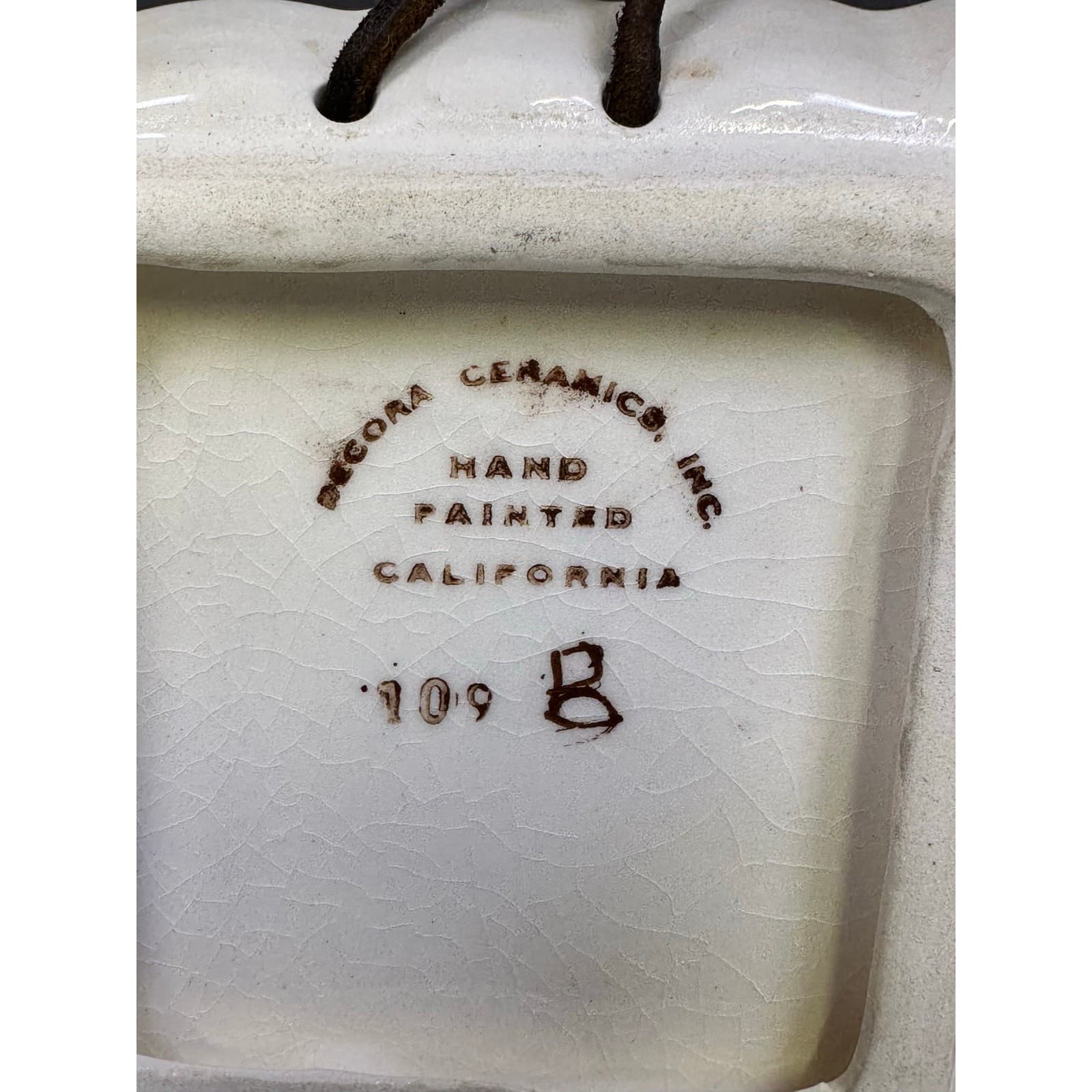 Decora Ceramics CA Vintage 1940's Square Hand Painted Green Trim Dish-Set of 2 - Thumbnail 5