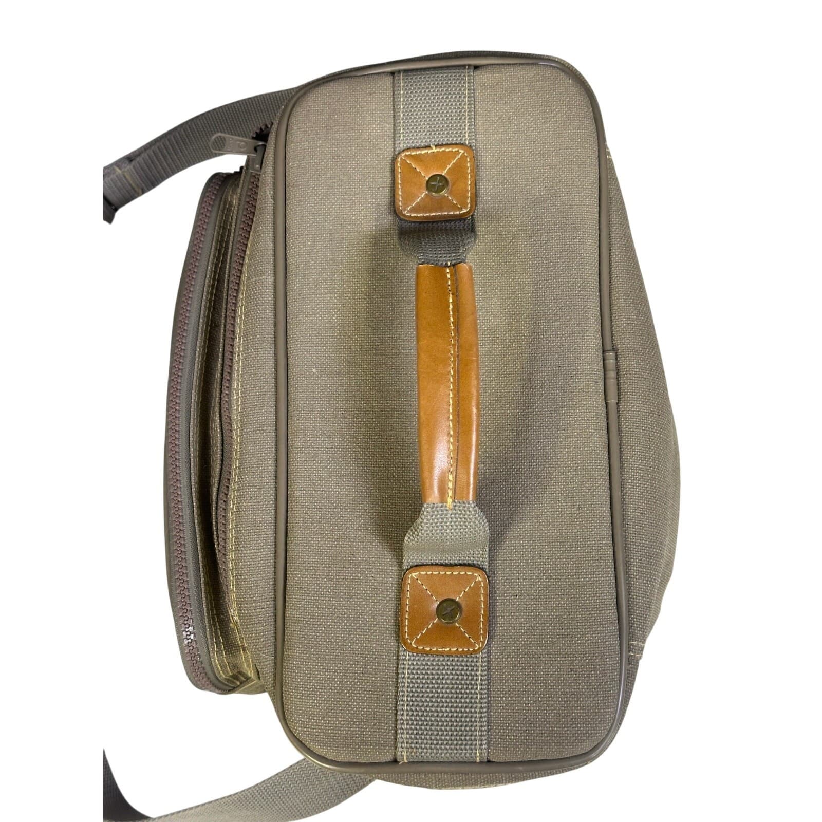 Ricardo Beverly Hills 13" Cosmetic/Carryon Canvas/Leather Bag Shoulder Strap - Thumbnail 9