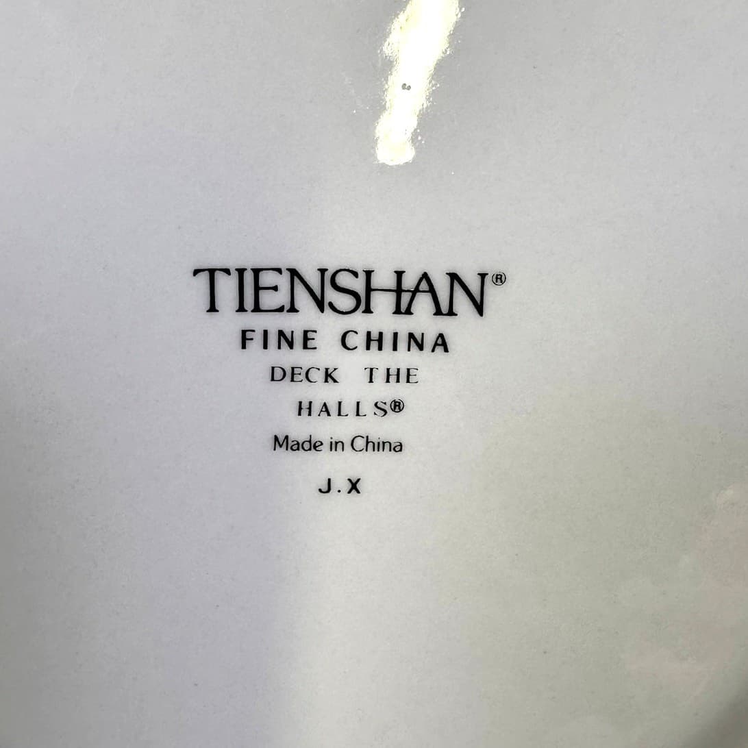 Tienshan Retired 1985-2000 'Deck the Halls' 4-PC Place Settings-Service for 4 - Thumbnail 6