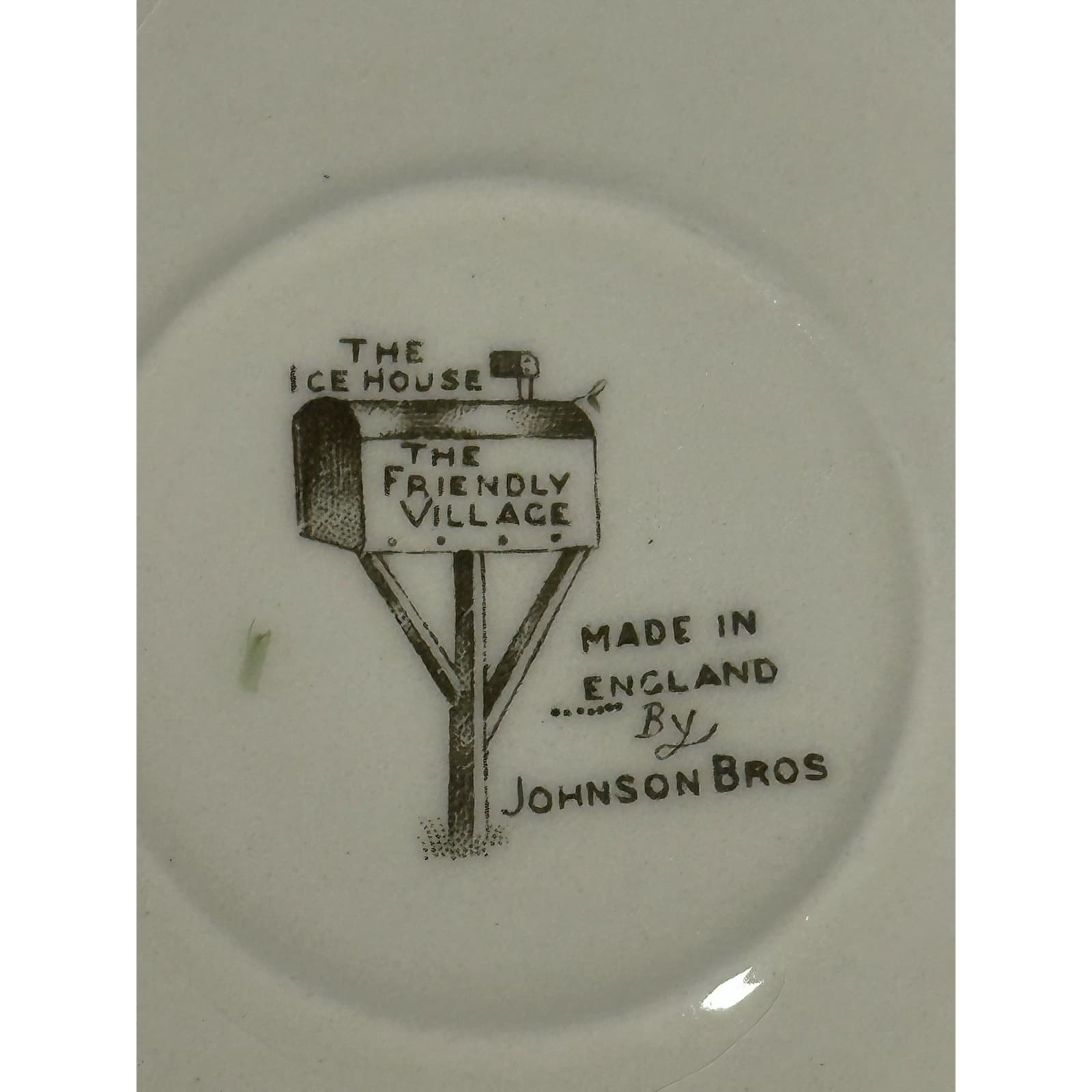 Johnson Bros Friendly Village England Vintage 'The Ice House' Saucers-Set of 6 - Thumbnail 4