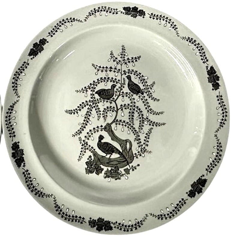 Wedgwood 1957-1964 Retired 'Partridge in a Pear Tree' Dinner Plate-Excellent - Thumbnail 3
