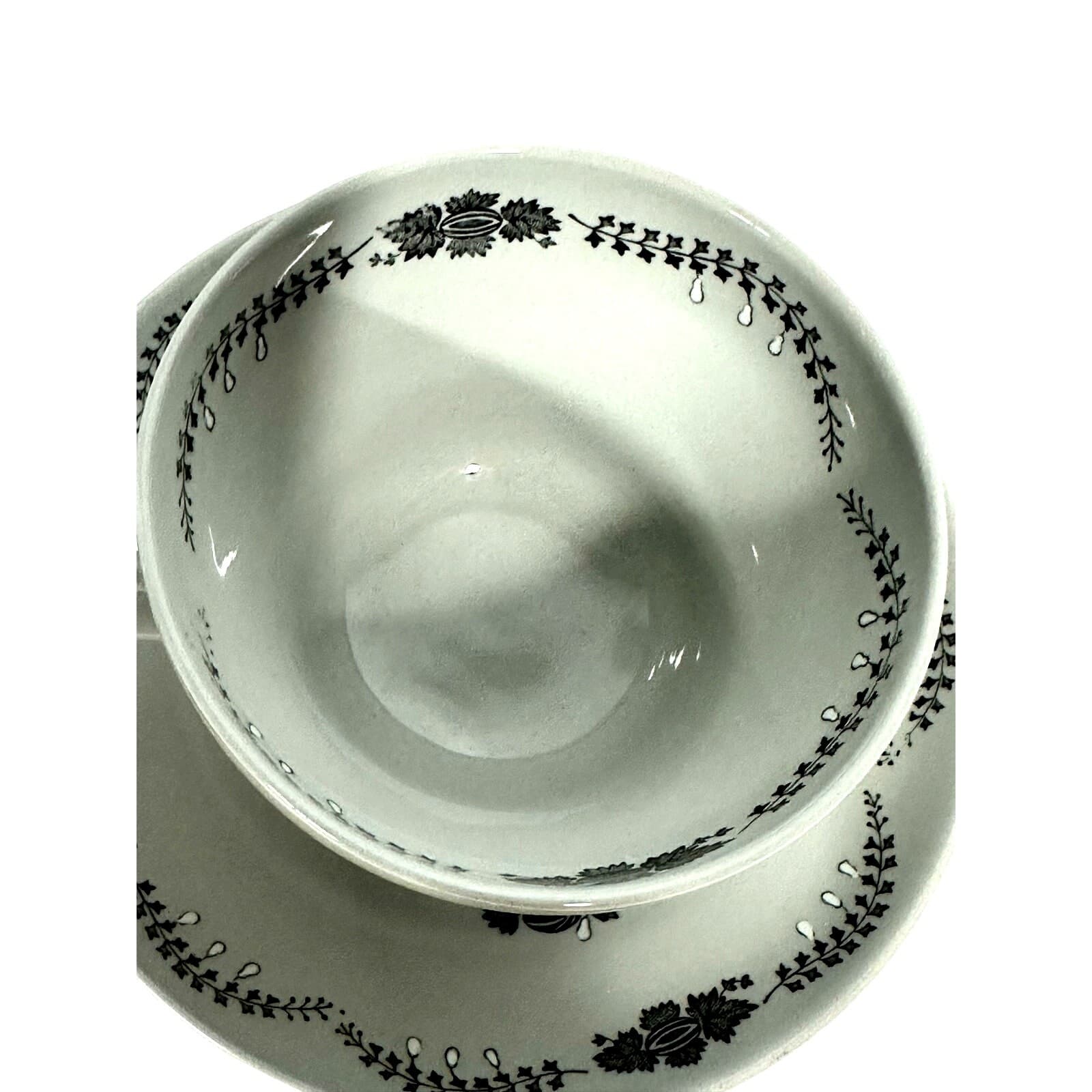 Wedgwood 1957-1964 Retired 'Partridge in a Pear Tree' 2 Footed Cups/4 Saucers - Thumbnail 6