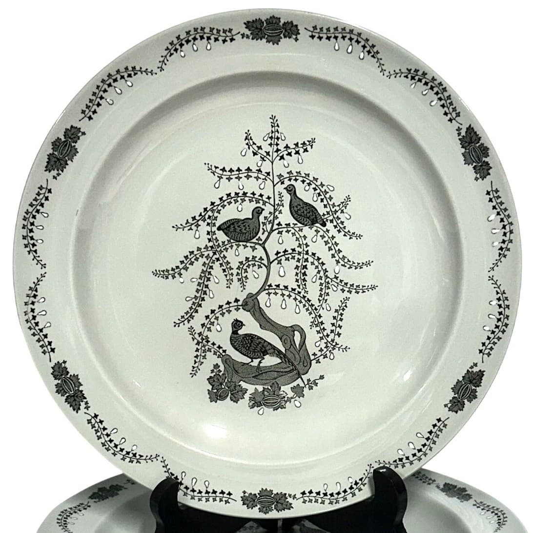Wedgwood 1957-1964 Retired 'Partridge in a Pear Tree' Dinner Plate-Excellent