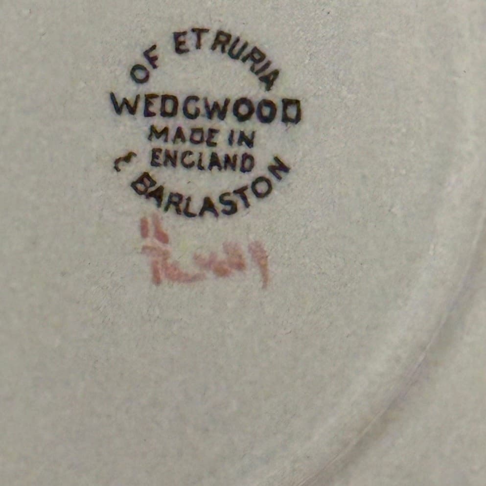 Wedgwood 1957-1964 Retired 'Partridge in a Pear Tree' 2 Footed Cups/4 Saucers - Thumbnail 7