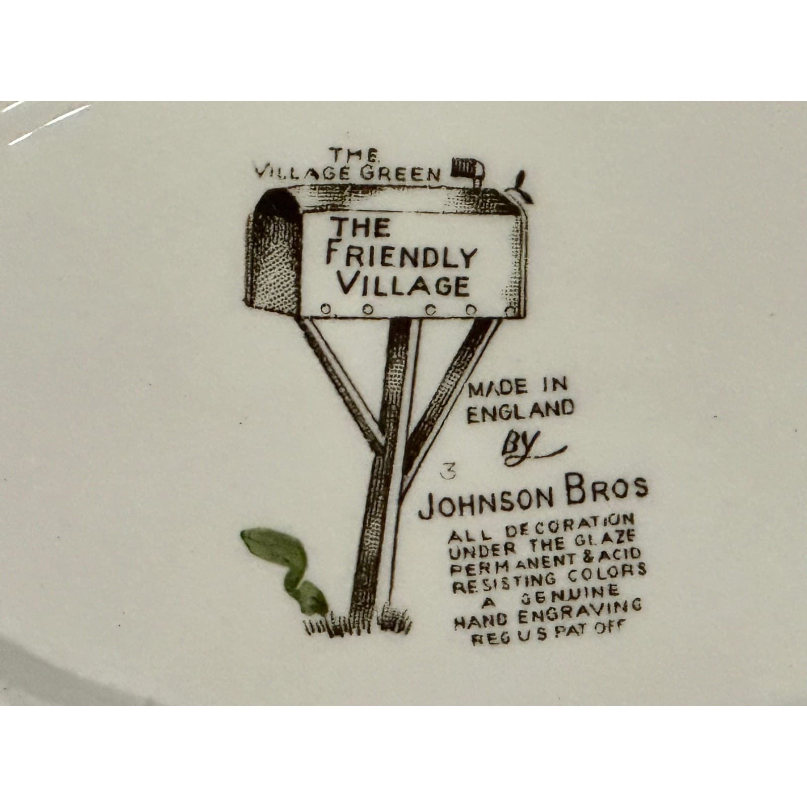 Johnson Bros Friendly Village England Vintage Village Green 9" Oval Serving Bowl - Thumbnail 5