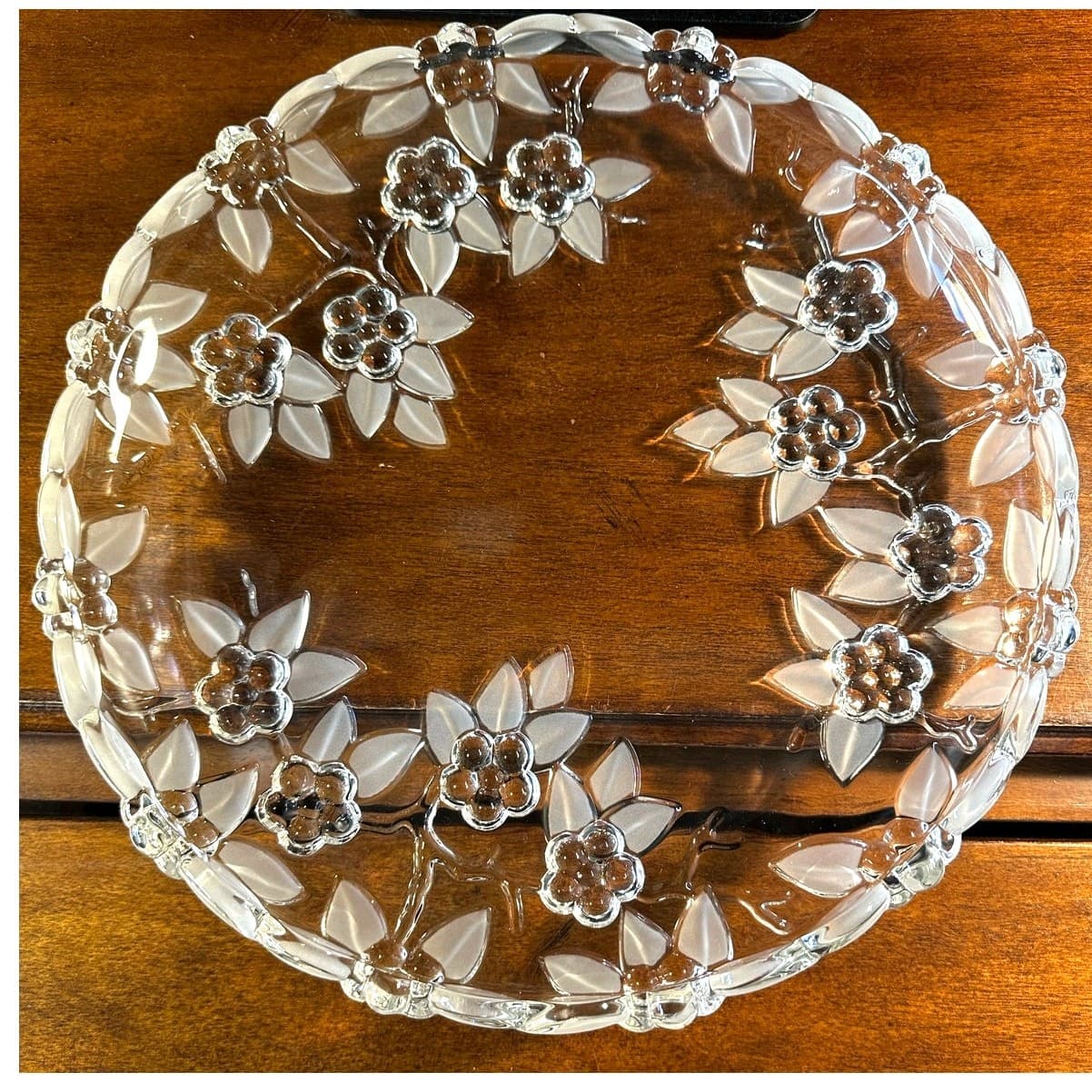 Mikasa "Carmen" Frosted/Clear Floral/Berry Relief Round Glass 12 1/8" Platter