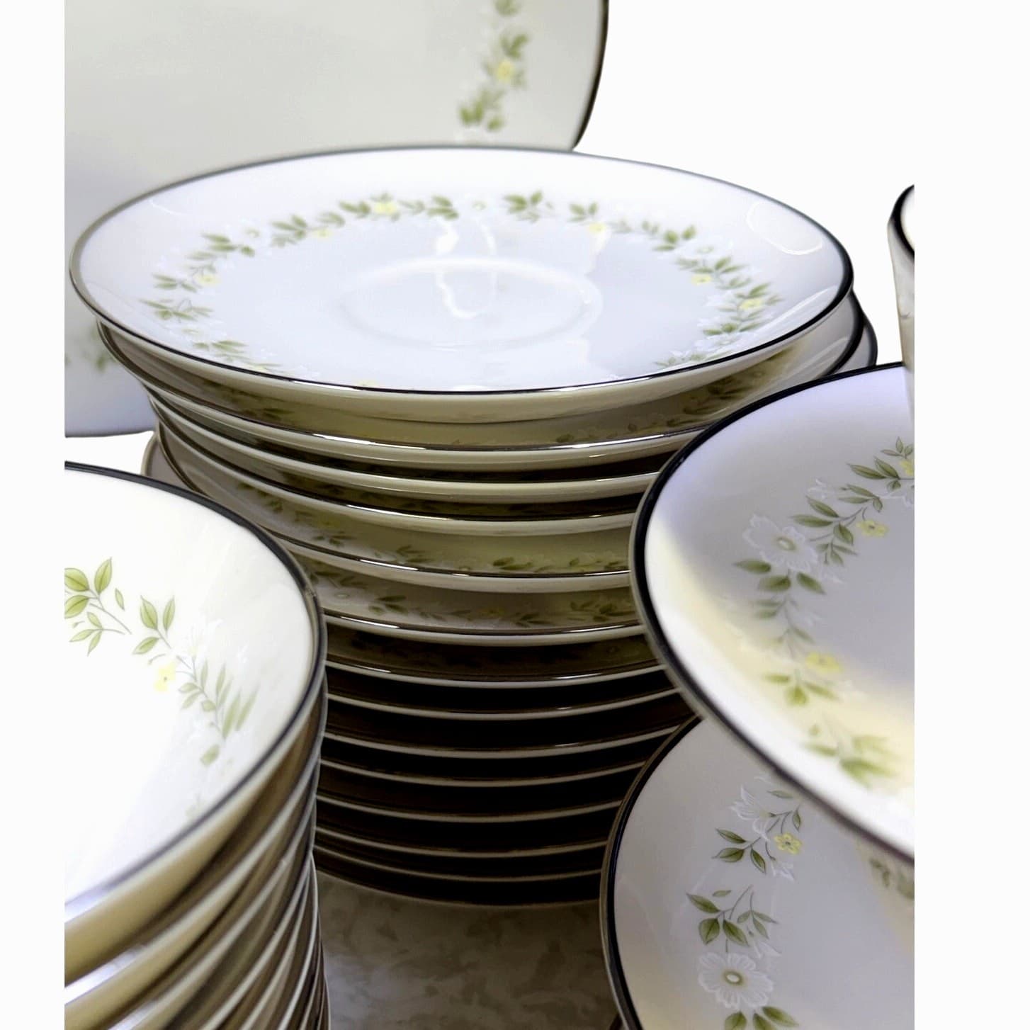 Noritake 'Cornelia' Ivory China Retired 1968-76-115 Piece Set-Service For 12 - Thumbnail 12