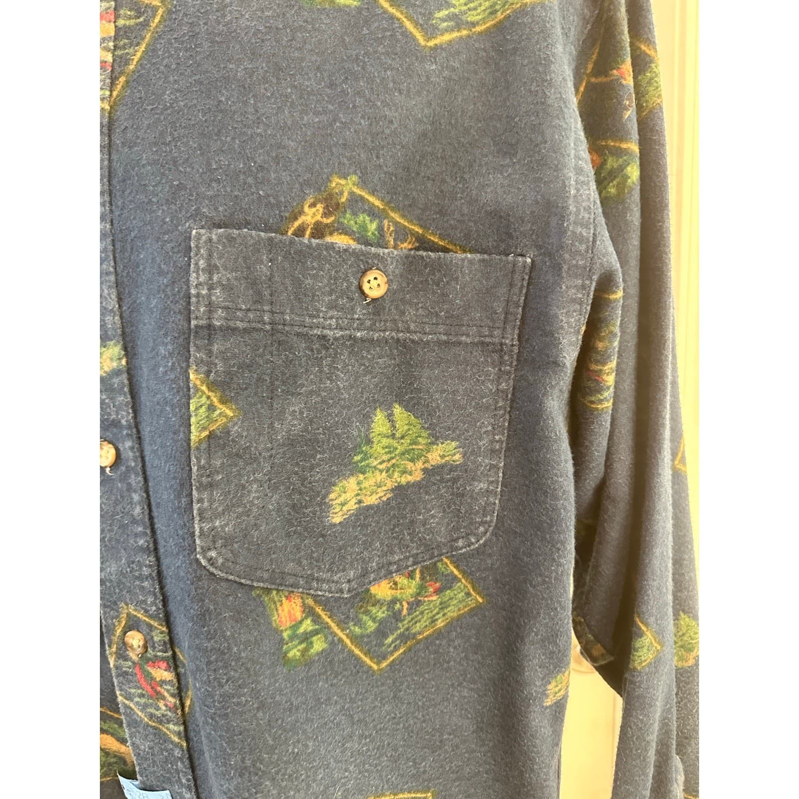 Eddie Bauer Men's M 100% Cotton Vintage Flannel Outdoor Animals Wildlife Pattern - Thumbnail 3