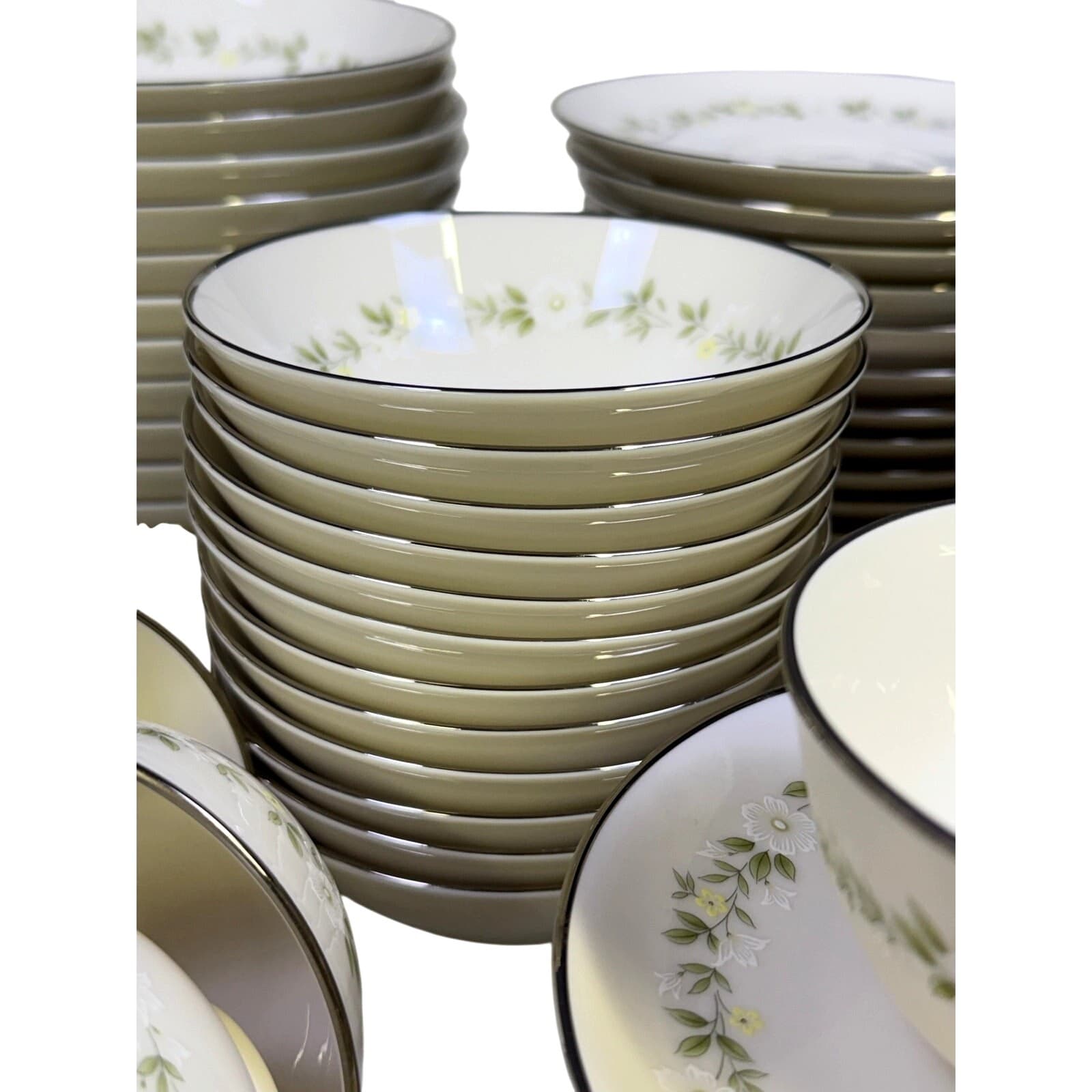 Noritake 'Cornelia' Ivory China Retired 1968-76-115 Piece Set-Service For 12 - Thumbnail 10