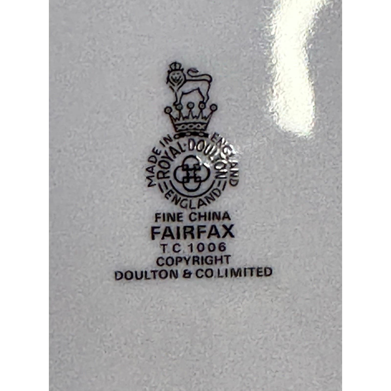 Royal Doulton 'Fairfax' England Retired 5-Piece Place Setting-Exceptional - Thumbnail 9