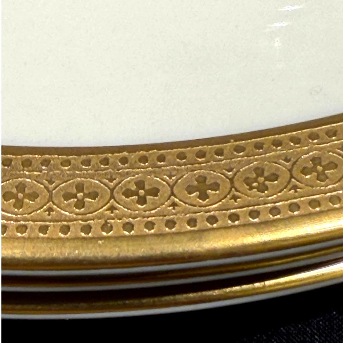 Syracuse China Bracelet Old Ivory Retired Rim Soup Bowls Encrusted Gold-Set of 4 - Thumbnail 6