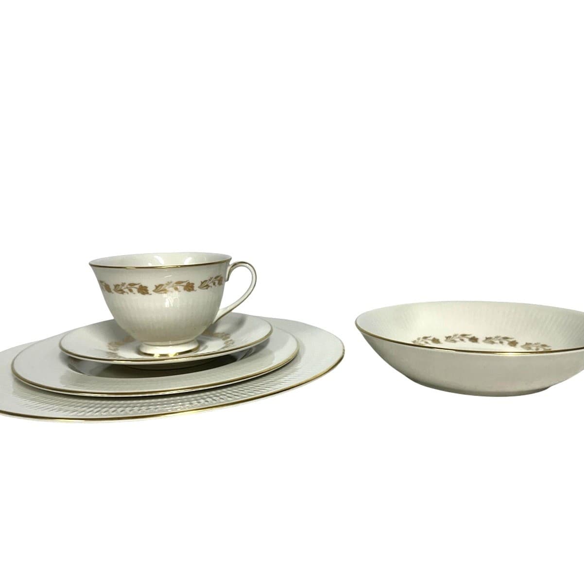Royal Doulton 'Fairfax' England Retired 5-Piece Place Setting-Exceptional - Thumbnail 3