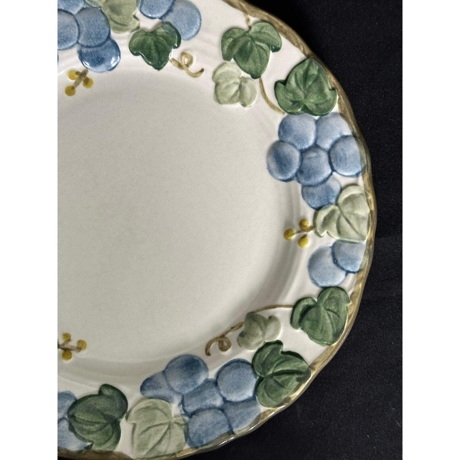 METLOX Poppy Trail Sculptured Blue Grape Vintage Salad Plate-7.5" - Thumbnail 4
