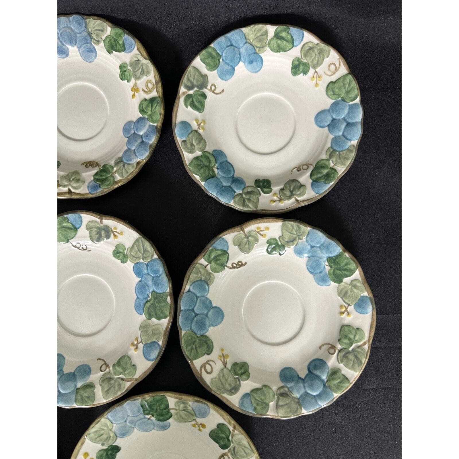 METLOX Poppy Trail Sculptured Blue Grape Vintage Saucers-Set of 8 - Thumbnail 4