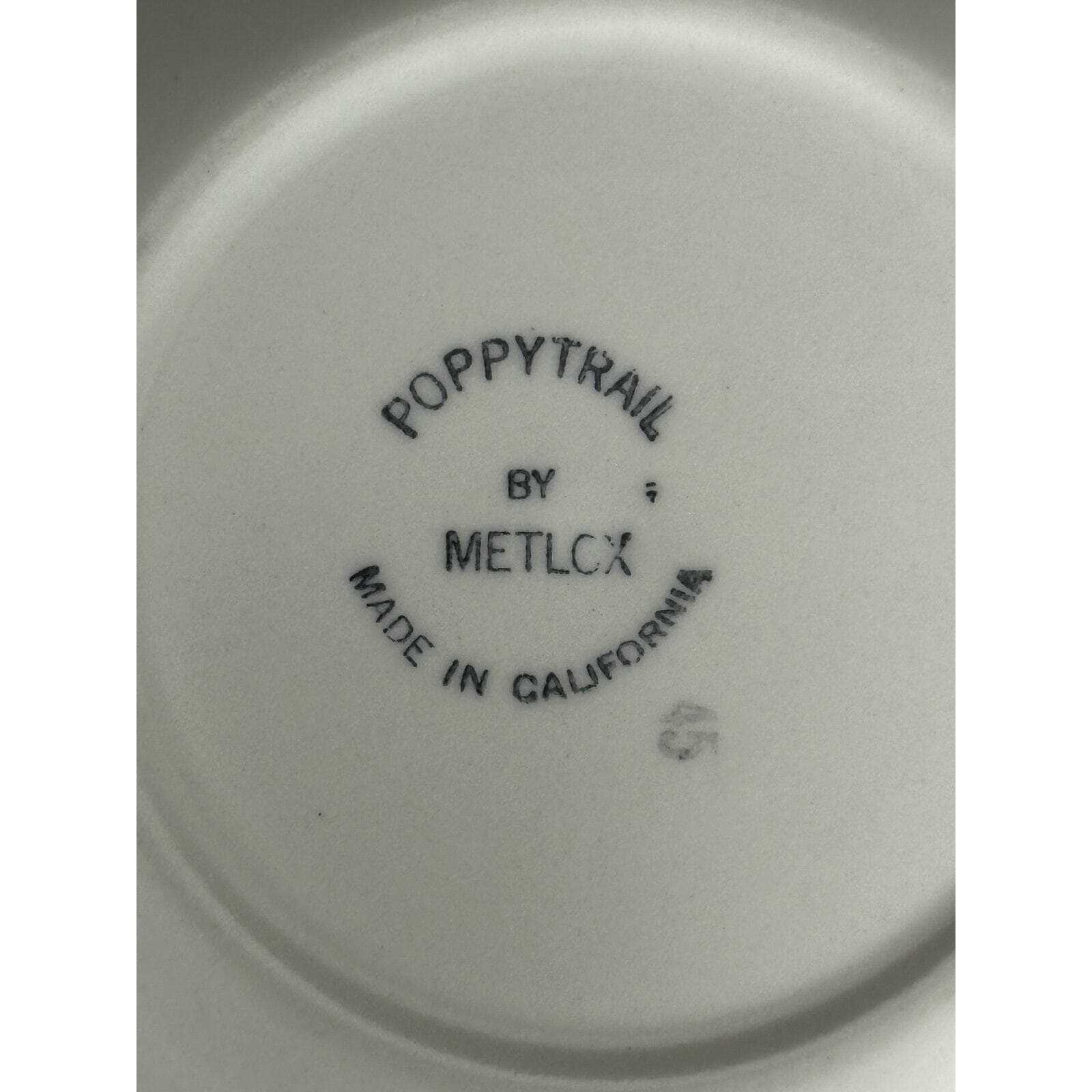 METLOX Poppy Trail Sculptured Blue Grape Vintage Saucers-Set of 8 - Thumbnail 7