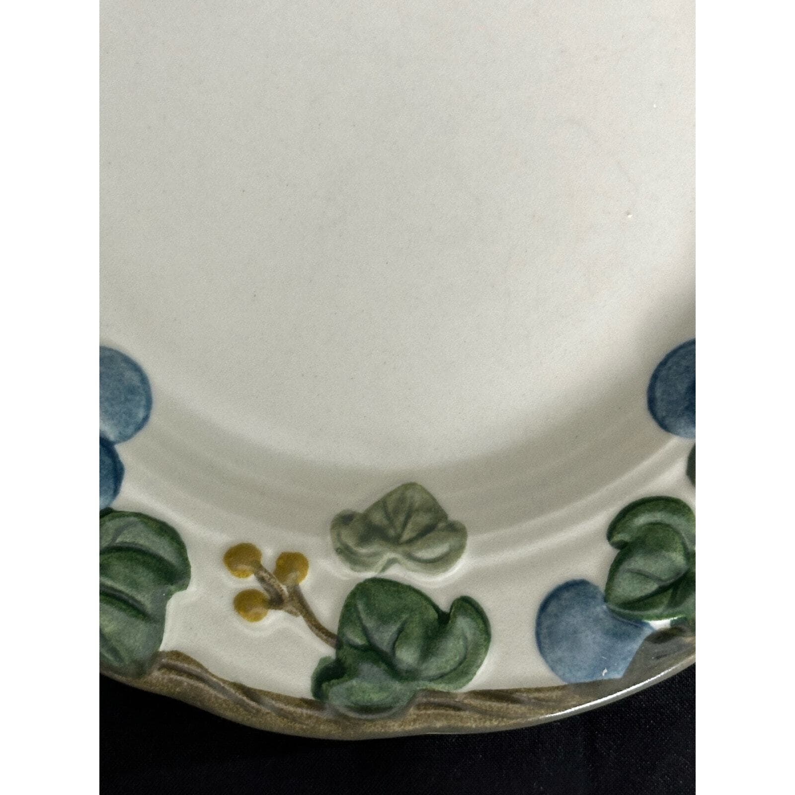 METLOX Poppy Trail Sculptured Blue Grape Vintage Bread Dessert Plate 6.5" - Thumbnail 5
