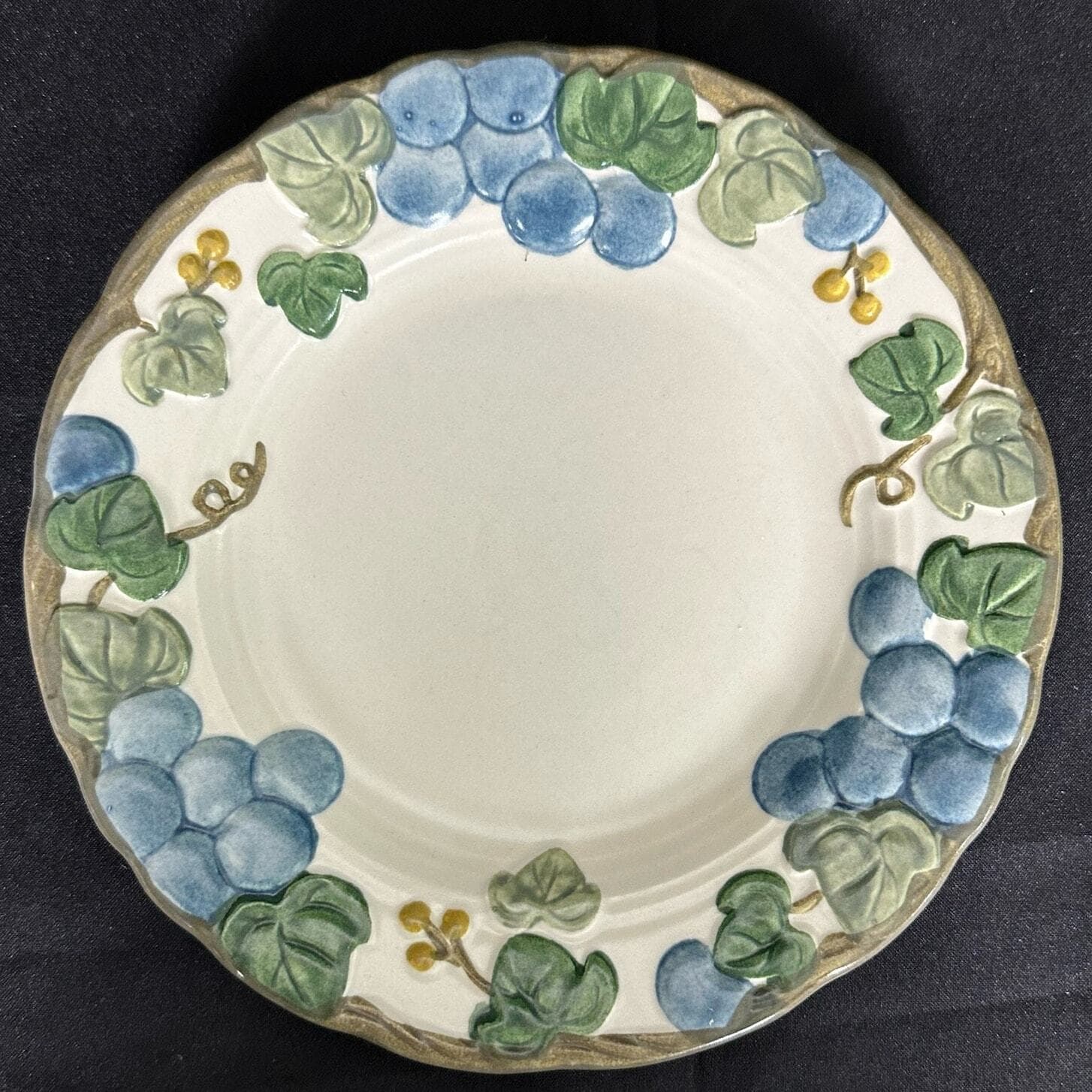 METLOX Poppy Trail Sculptured Blue Grape Vintage Bread Dessert Plate 6.5"