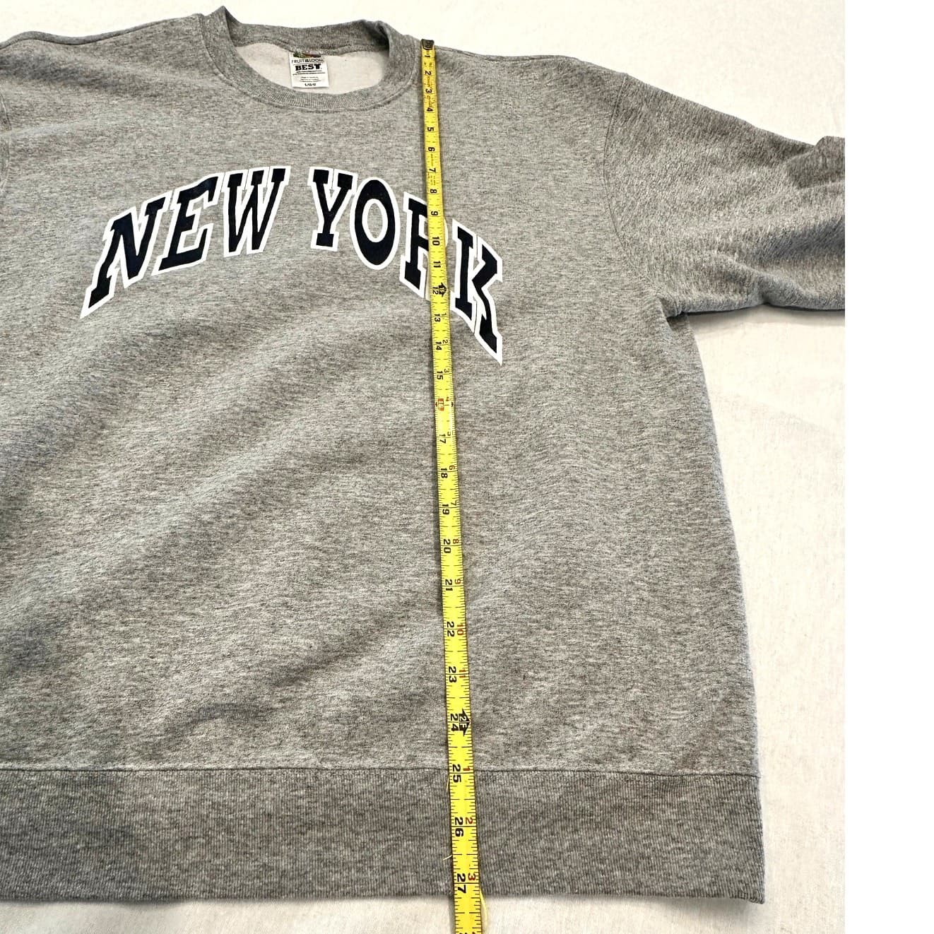 Fruit of the Loom “New York” Large Gray Sweatshirt Excellent Condition - Thumbnail 5
