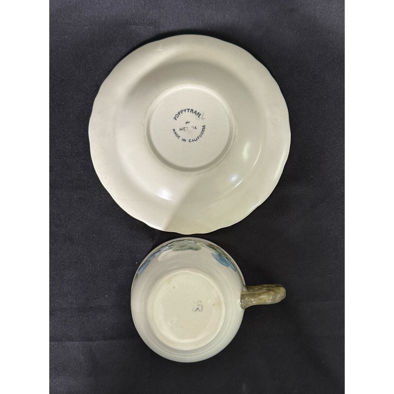 METLOX Poppy Trail Sculptured Blue Grape Vintage Cup and Saucer Set - Thumbnail 5