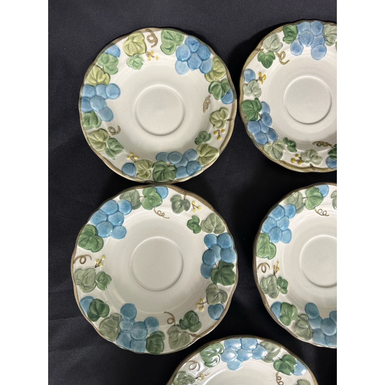 METLOX Poppy Trail Sculptured Blue Grape Vintage Saucers-Set of 8 - Thumbnail 2