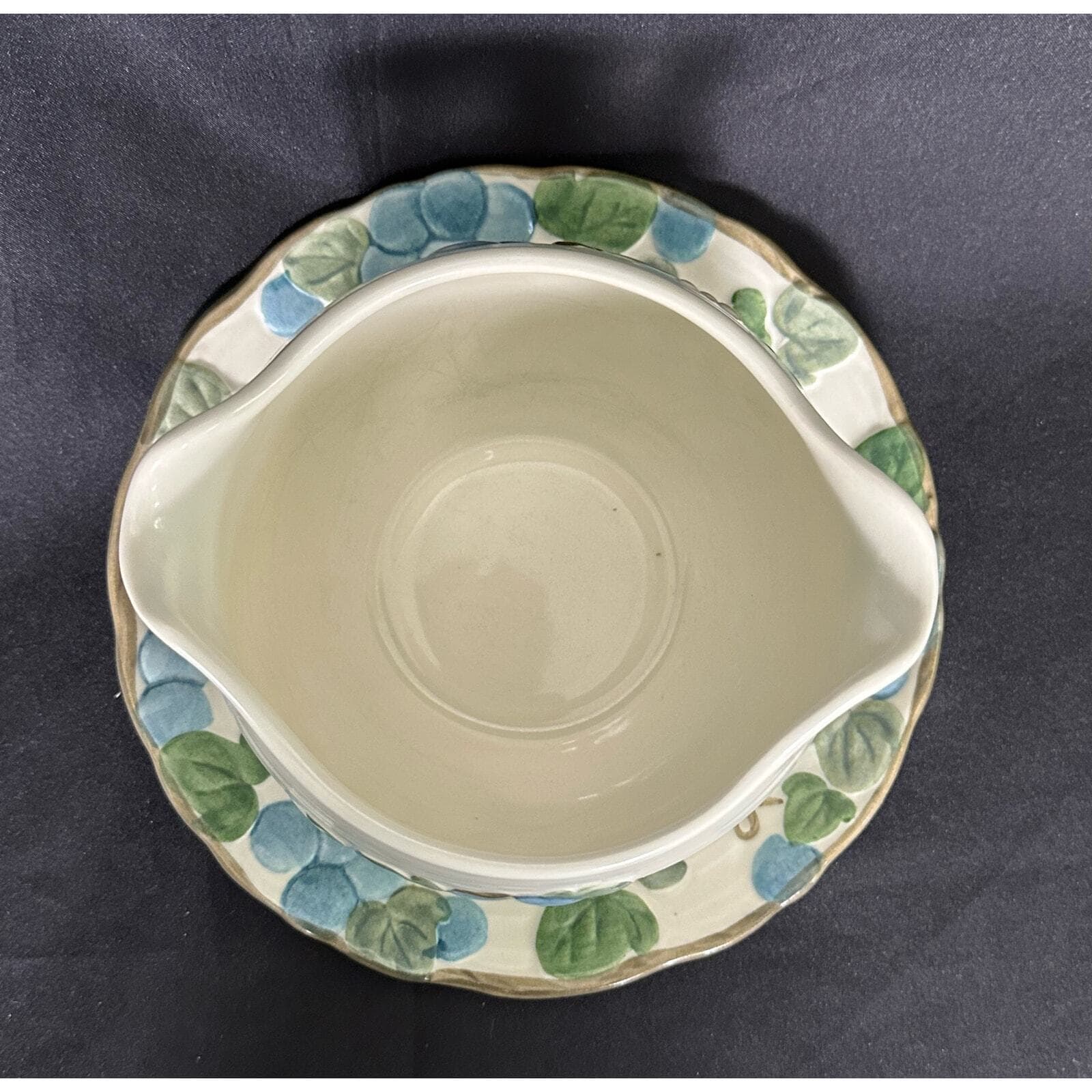 METLOX Poppy Trail Sculptured Blue Grape Vintage Gravy Boat - Thumbnail 5