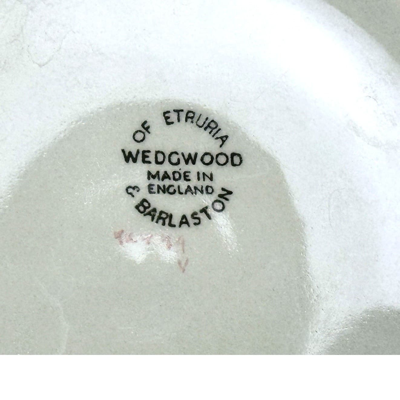 Wedgwood 1957-1964 Retired 'Partridge in a Pear Tree' 8.25" Covered Serving Dish - Thumbnail 5