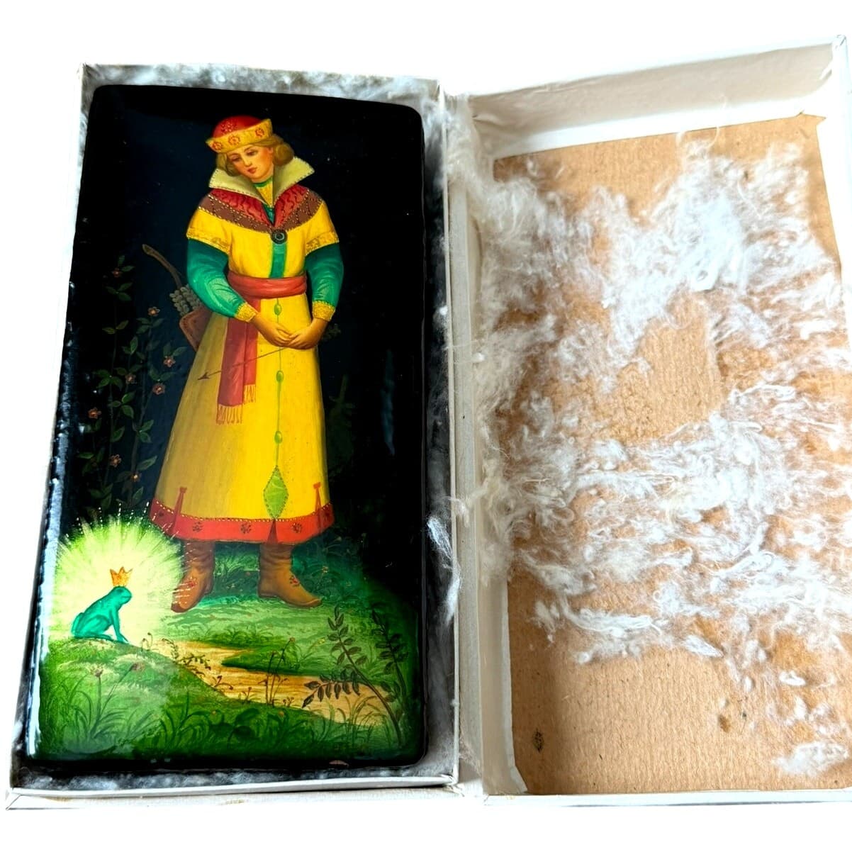 Vintage Fedoskino Russian Lacquer Box Frog Princess Beriozka Box Papers 6.5" - Thumbnail 2