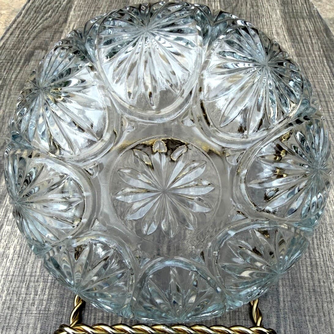 Anchor Hocking Retired 'Medallion Clear' 8-Inch Serving Bowl-Excellent - Thumbnail 5