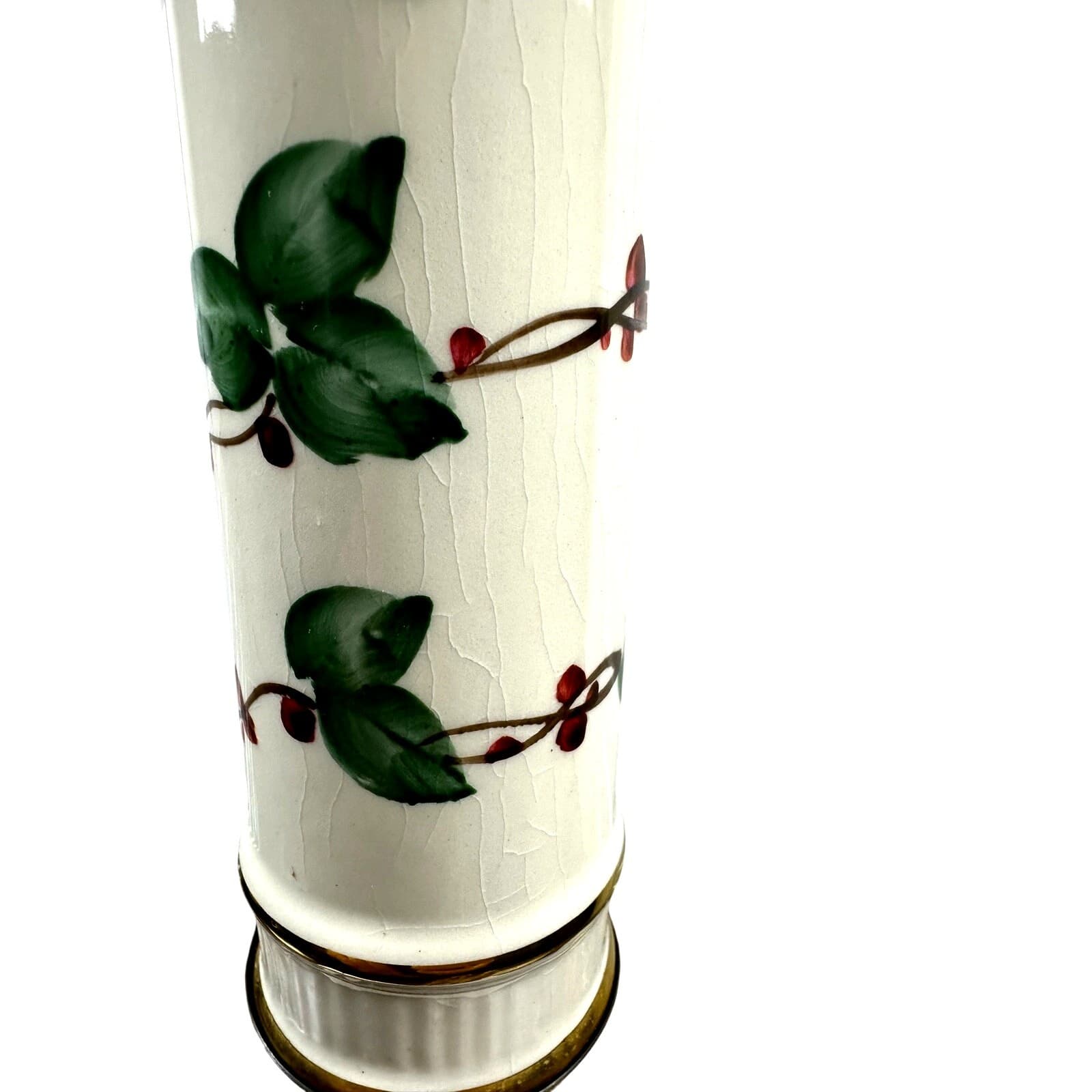Ceramic Signed Brass Filigree Lamp Features Berries Leaves Shade 30" Vintage! - Thumbnail 5