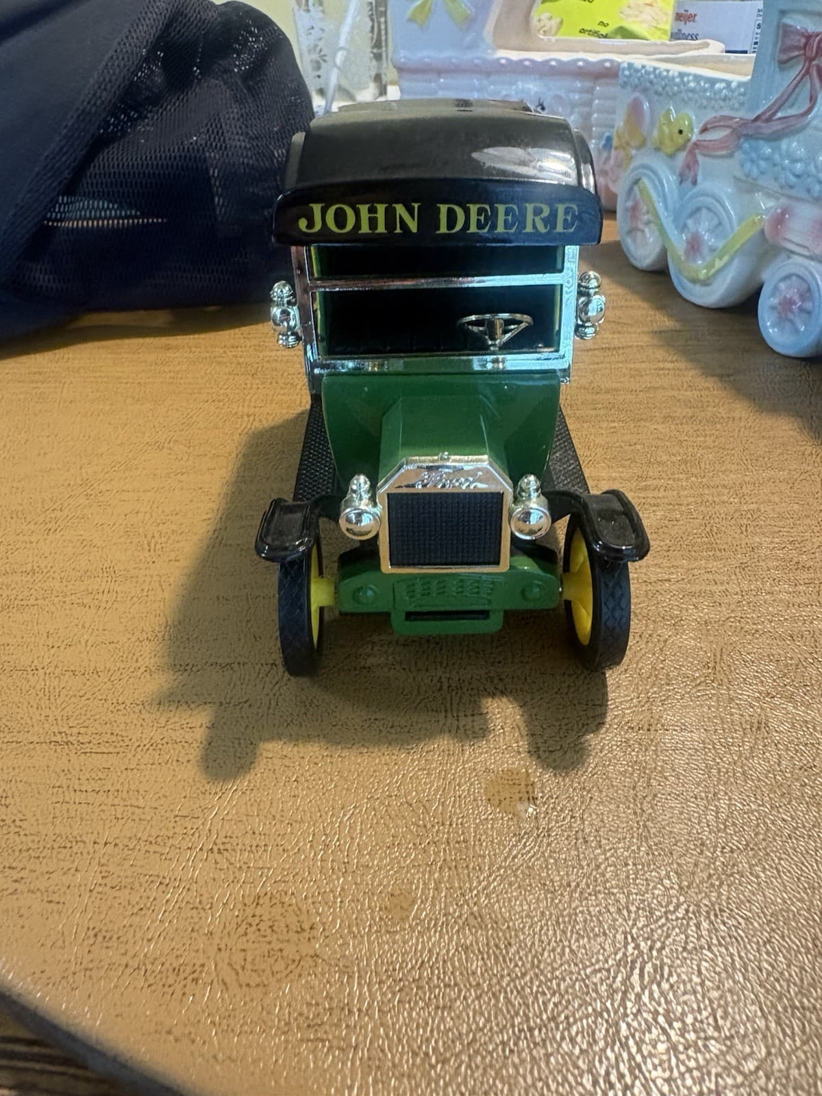 Gearbox John Deere 1912 Ford Model T Delivery Car Truck Coin Bank WITH KEY 1:24 - Thumbnail 2