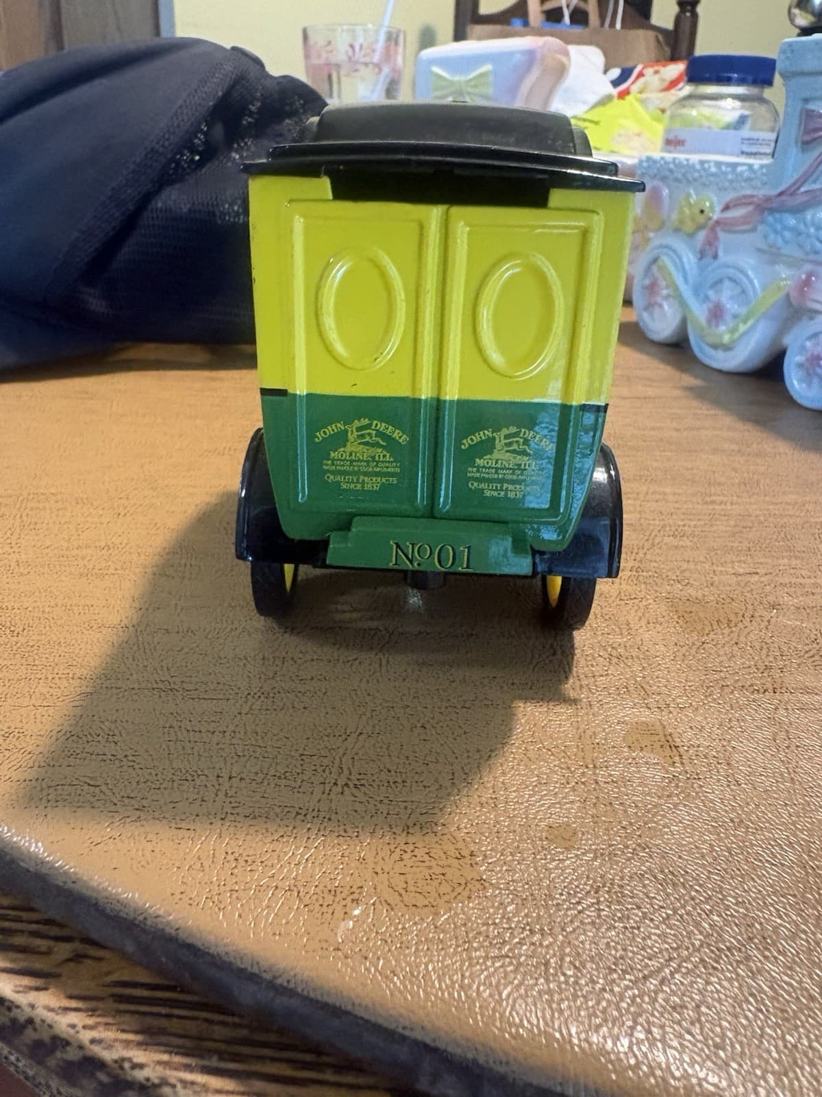 Gearbox John Deere 1912 Ford Model T Delivery Car Truck Coin Bank WITH KEY 1:24 - Thumbnail 4
