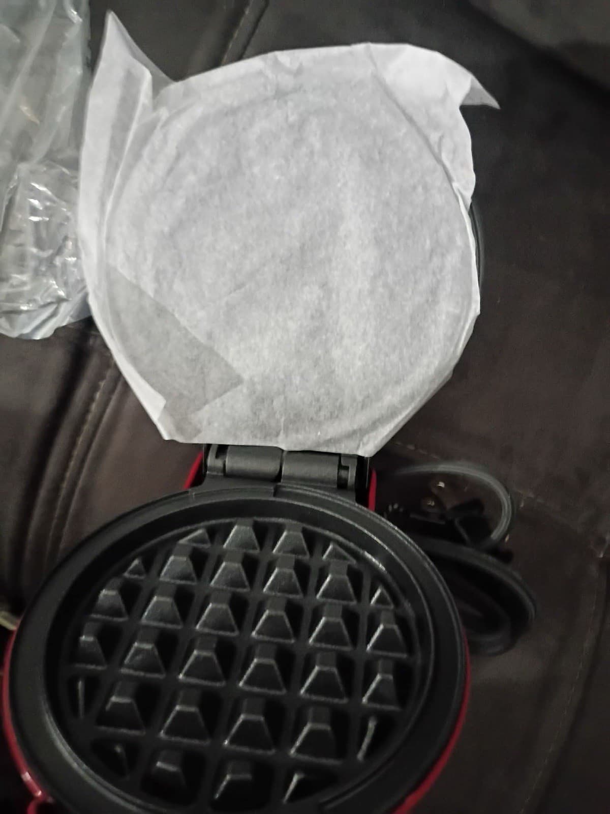 DASH Mini Maker Standard Waffle Maker DMW001RD 4in Round Red Nonstick 350W - Thumbnail 5